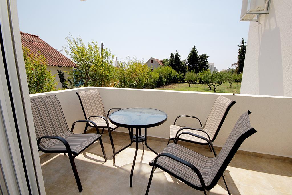 Apartmani Begovic Bar Bagian luar foto