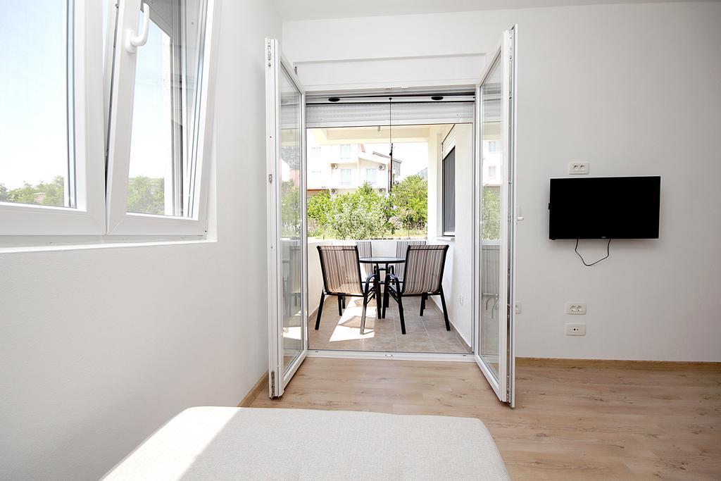 Apartmani Begovic Bar Bagian luar foto