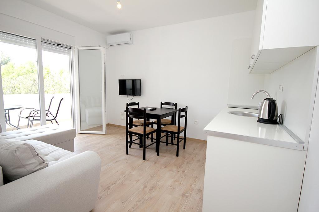 Apartmani Begovic Bar Bagian luar foto