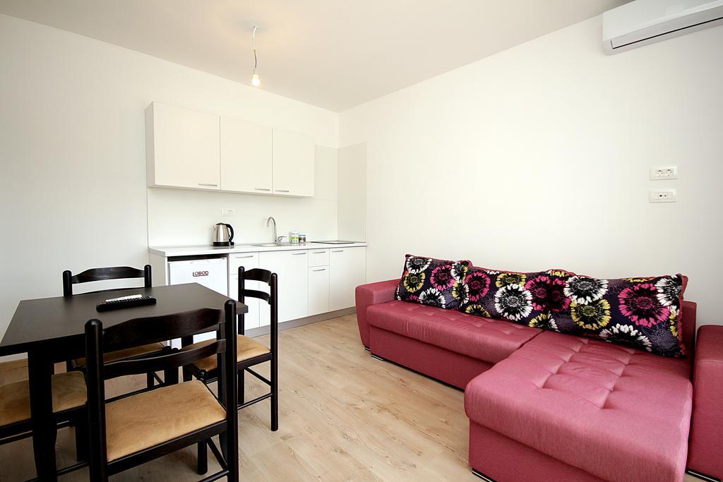 Apartmani Begovic Bar Bagian luar foto